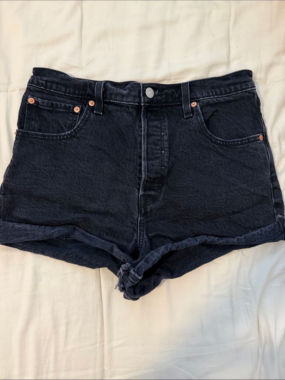 Levi’s Ribcage Super High Rise Black Lake Denim Shorts